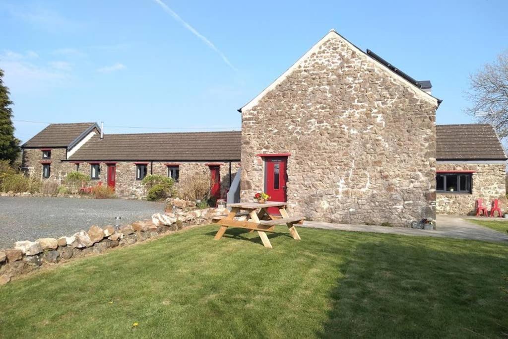 Cattle Shed Cottage Narberth Bagian luar foto
